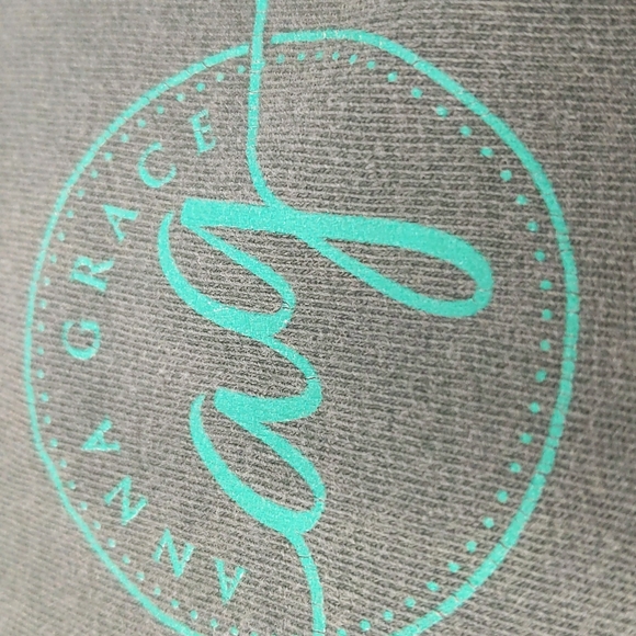 Anna Grace Outdoor Camping Themed Long Sleeve Green T-Shirt Size Medium - Picture 4 of 9